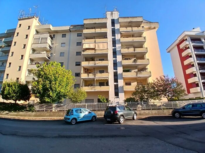 Appartamento quadrilocale in vendita in Via Gregorio Lamanna, Cosenza