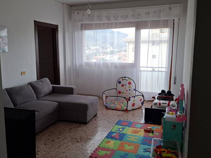 Appartamento quadrilocale in affitto in Via Belgio, Strasburgo Belgio, Palermo