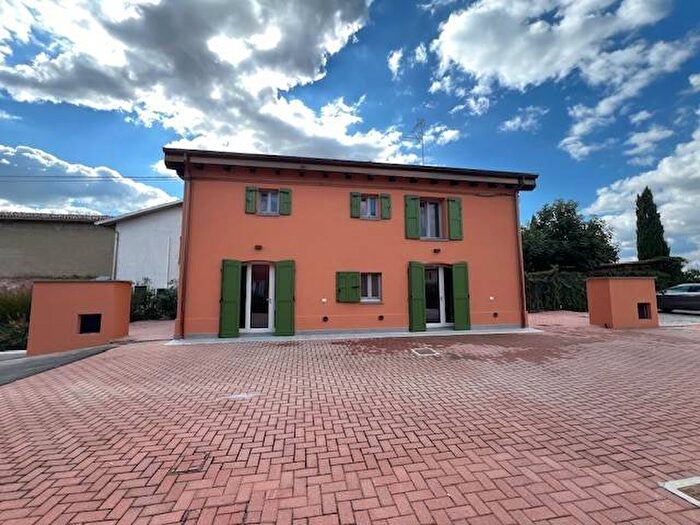 Casa quadrilocale in affitto in Strada Stradella, Baggiovara, Modena