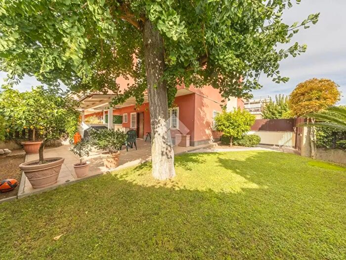 Casa con 5 locali in vendita in Via del Fontanile Anagnino, Roma