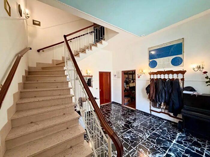 Casa con 6 locali in vendita in Empoli