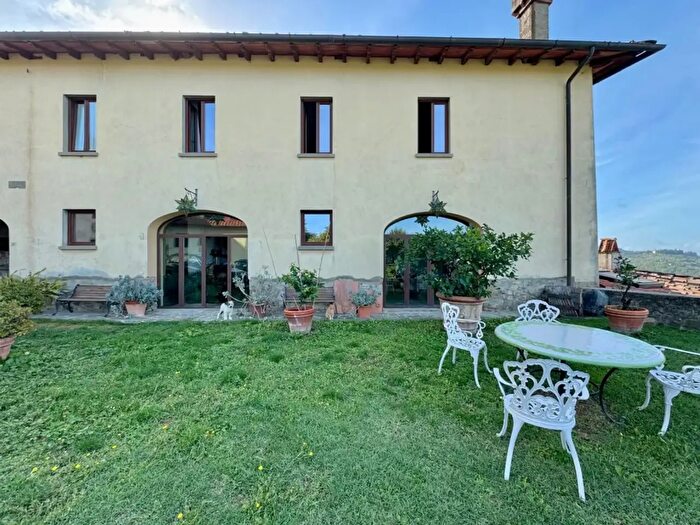Casa con 5 locali in vendita in Via Vallombrosana Snc, Pelago