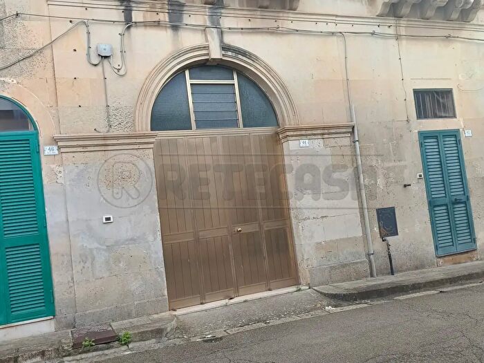 Appartamento trilocale in vendita in Via Scauro, Scorrano