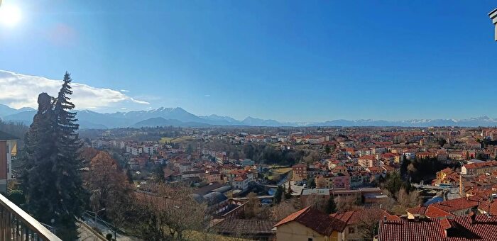 Appartamento con 6 locali in vendita in Strada Provinciale da Breo a Piazza Mondovi, Mondovi