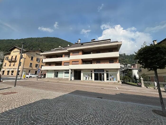 Appartamento trilocale in vendita in Via Presanella, Tione Di Trento