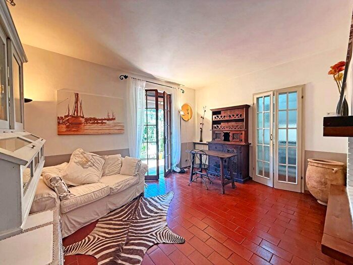 Appartamento quadrilocale in vendita in Via Federigi, Ripa Pozzi Querceta Ponterosso, Seravezza