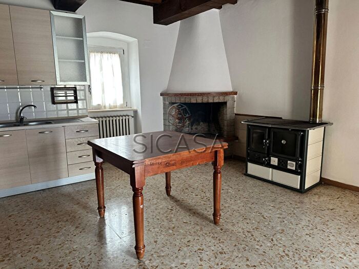 Casa con 7 locali in vendita in Sansepolcro