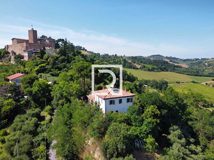 Casa quadrilocale in vendita in Roncofreddo