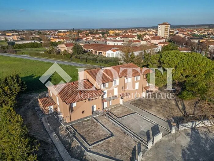 Appartamento con 5 locali in vendita in Ada Provinciale Bientina Altopasci, Bientina