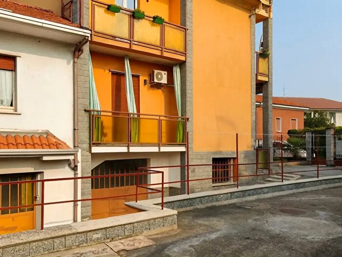 Appartamento quadrilocale in vendita in Carducci, Canegrate