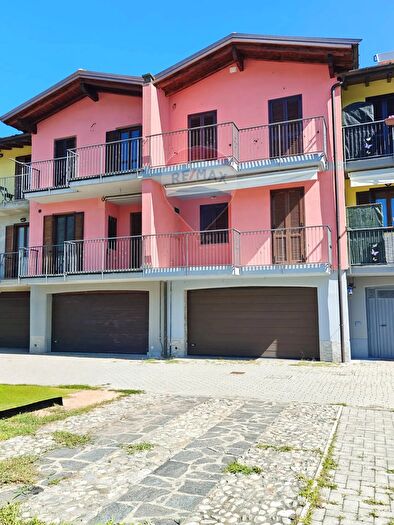 Casa trilocale in vendita in Via Cascine, Montegrino Valtravaglia