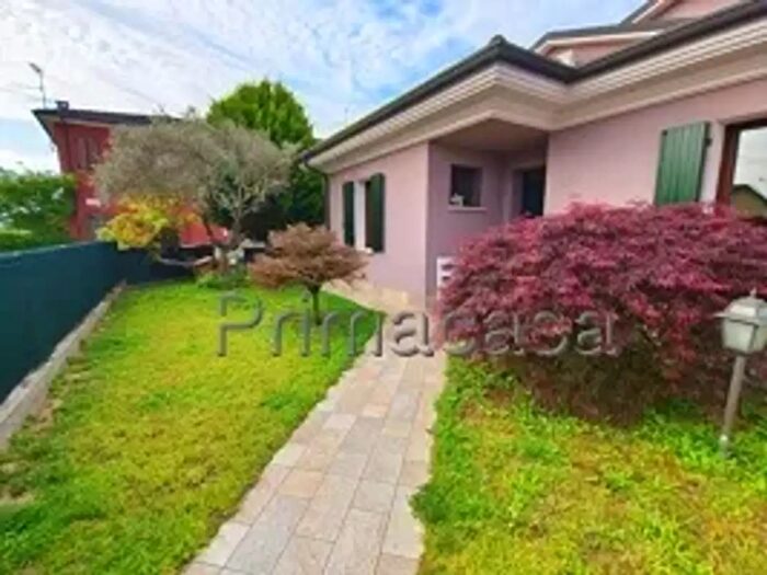 Casa con 5 locali in vendita in Via Giardino d, Cerea
