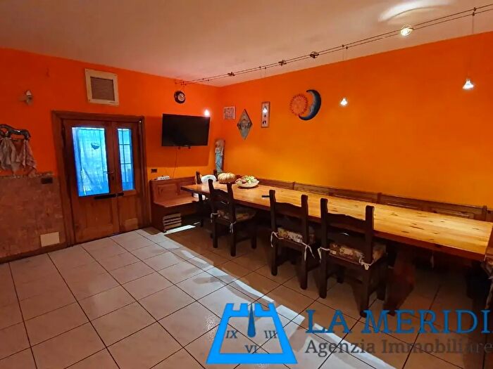 Casa con 11 locali in vendita in Ponte Buggianese