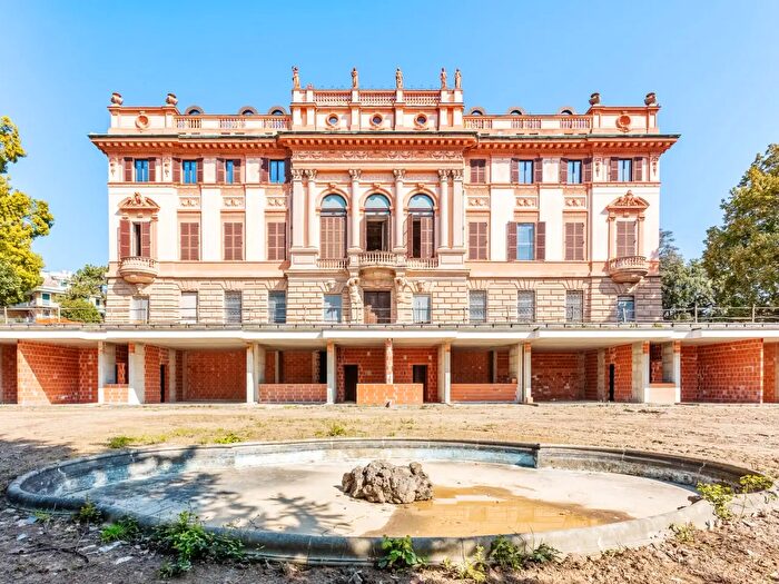 Appartamento quadrilocale in vendita in Via Pisa, Genova