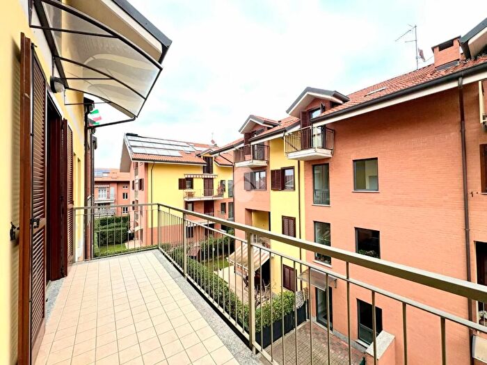 Appartamento con 6 locali in vendita in Via Monte Cervino, La Loggia