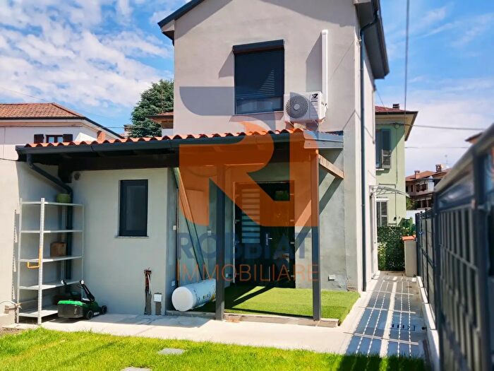 Casa bilocale in vendita in Via XXVI Aprile, Cava Manara