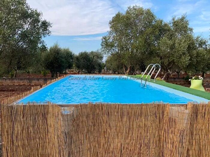 Casa con 6 locali in vendita in Ostuni