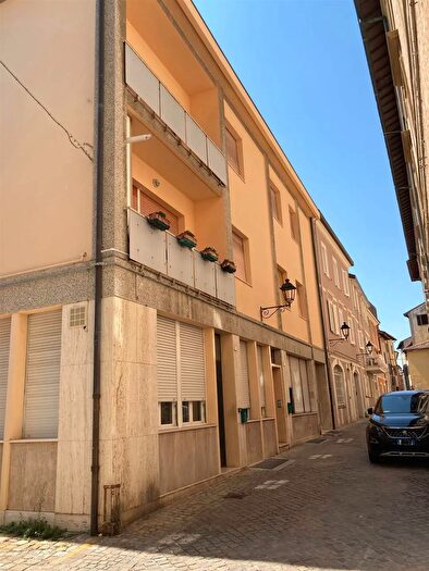 Appartamento quadrilocale in vendita in Via De Petrucci Fano, Fano