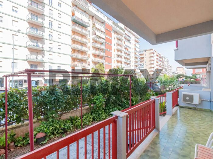 Appartamento con 6 locali in vendita in Palermo