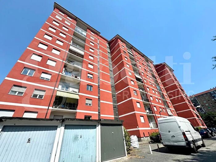 Appartamento con 5 locali in vendita in Via Gioacchino Quarello, Torino
