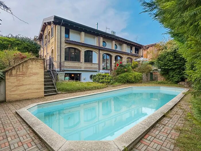 Casa con 5 locali in vendita in Via Myrdal, Quattro Castella