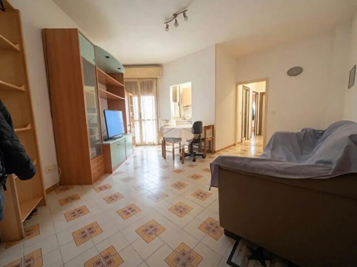 Appartamento trilocale in vendita in Viale Giuseppe Parini, Ravenna