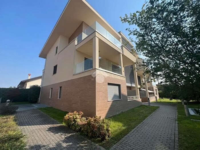 Appartamento trilocale in vendita in Via Gran Paradiso, Carugate