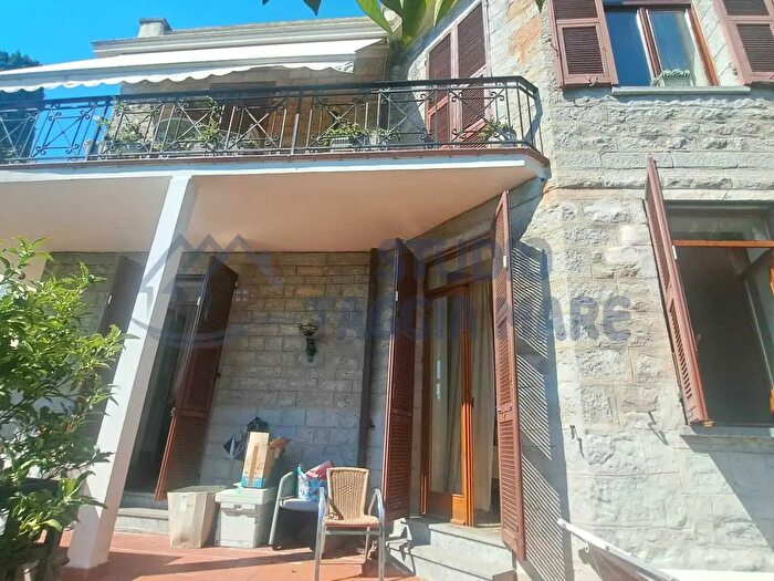 Casa con 6 locali in vendita in Via Cesare Balbo, Bordighera
