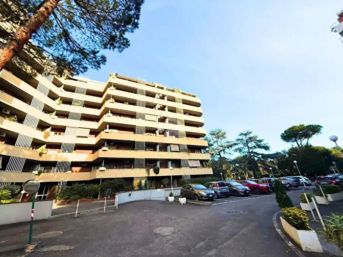 Appartamento trilocale in vendita in Via Marino Ghetaldi, Roma