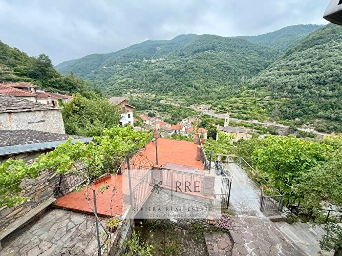 Casa con 5 locali in vendita in Via Costa FrazLavina, Rezzo
