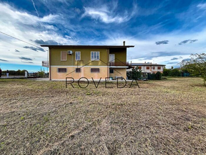 Casa con 6 locali in vendita in Via Santi, La Sicilia, Casier