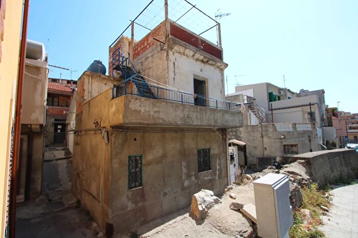 Casa bilocale in vendita in Via Fiumara Camaro, Messina