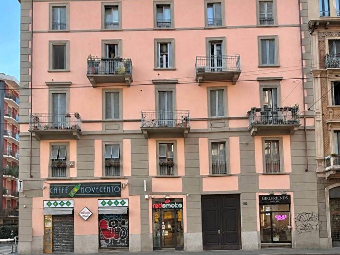 Appartamento trilocale in affitto in Viale Bligny, Bocconi, Milano