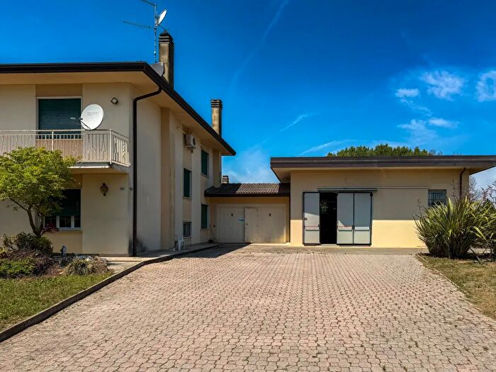 Casa trilocale in affitto in Via Malcana, Trebaseleghe
