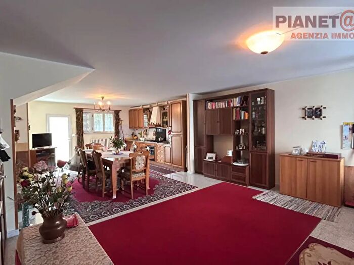 Casa con 5 locali in vendita in Via Spontini, Colli Del Tronto