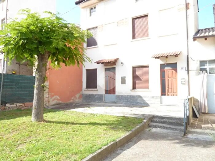 Casa con 5 locali in vendita in Località Boccazza, Stradella