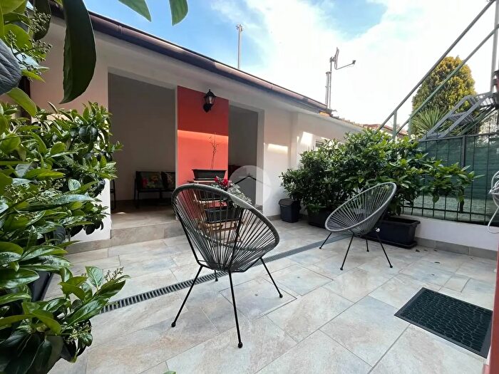 Casa quadrilocale in vendita in Via S Giuliano, Rimini