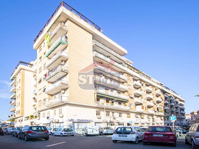 Appartamento trilocale in affitto in Via Enrico Cosenz, Casal Bertone, Roma