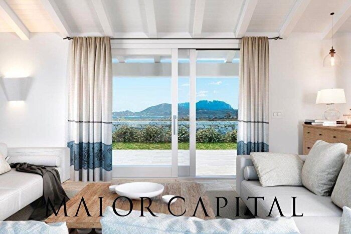 Casa quadrilocale in vendita in Loc Le Saline Snc, Olbia