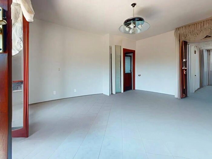 Appartamento con 5 locali in vendita in Via Rosselli, Quartucciu