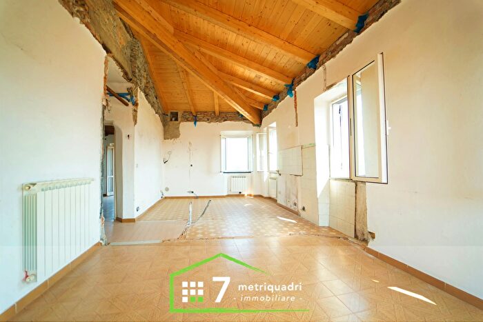 Casa con 5 locali in vendita in Leivi