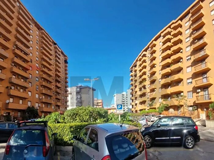 Appartamento con 6 locali in vendita in Via Maresciallo Guglielmo Pecori Giraldi, Palermo