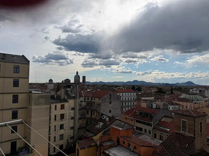 Appartamento con 5 locali in vendita in Padova