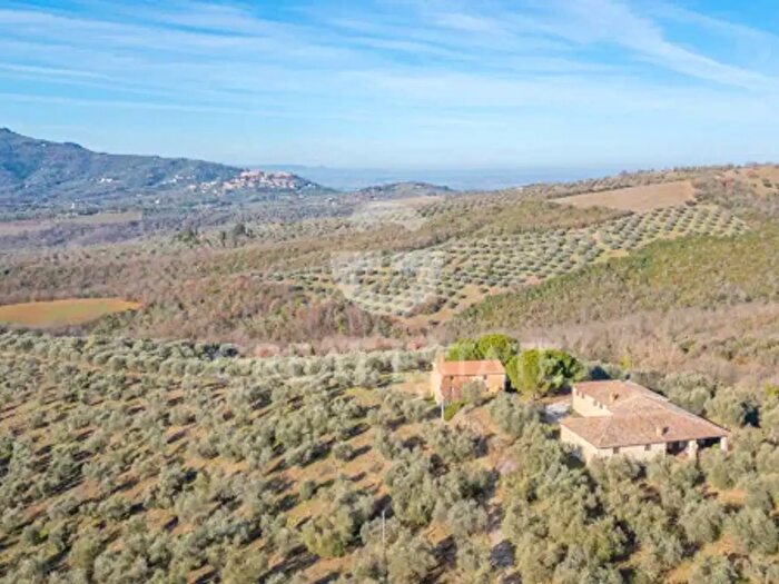 Casa con 6 locali in vendita in Via Cigne, Panicale