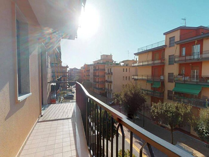 Appartamento bilocale in affitto in Via Giardini, Borghetto Santo Spirito