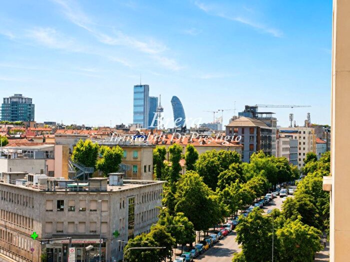 Appartamento quadrilocale in affitto in Repubblica, Milano