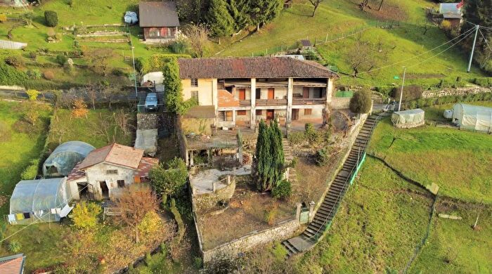 Casa con 7 locali in vendita in Via Moj Monasterolo del Castello, Monasterolo Del Castello