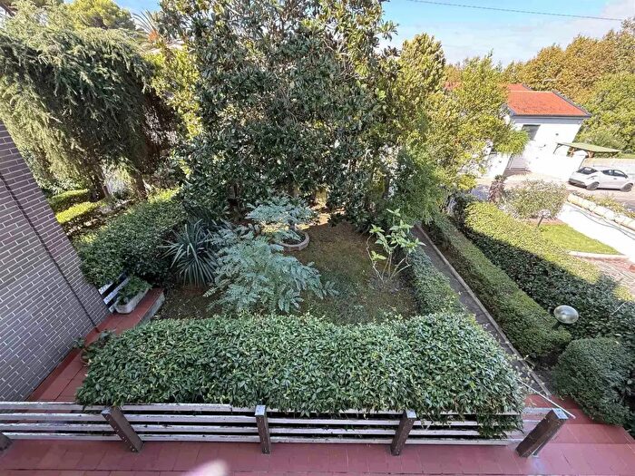 Casa con 6 locali in vendita in Livorno