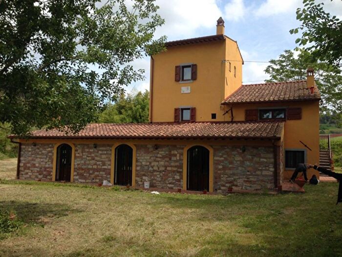 Casa con 10 locali in vendita in Casciana Terme Lari