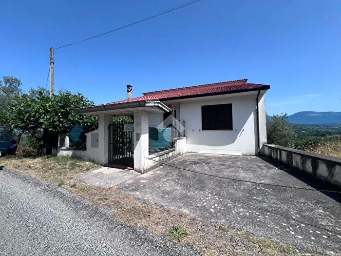 Casa quadrilocale in vendita in Via Piana, Torrice